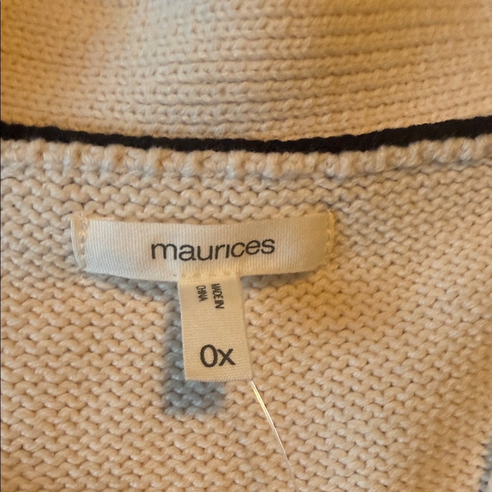 Maurices Cream and Black Floral Cardigan π§π»ββοΈ - Picture 2 of 15